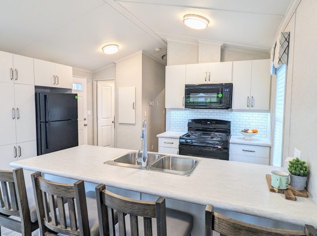 General Coach Flexton Waterfront Cottage