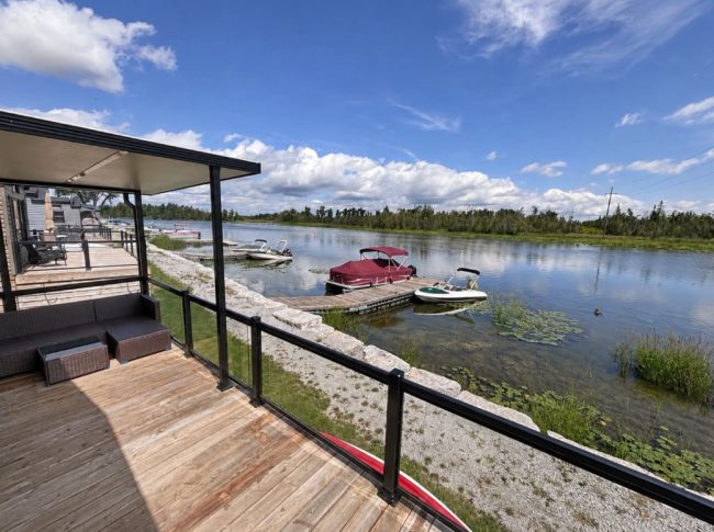 3 BEDROOM WATERFRONT COTTAGE IN LINDSAY ONTARIO